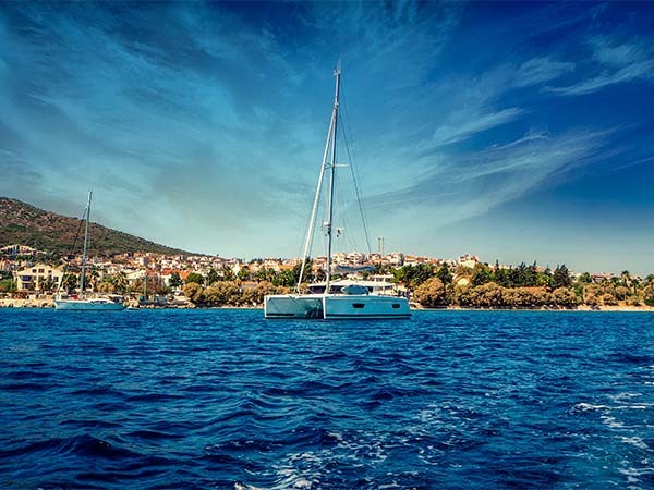 First time sailors - 10 reasons why 2021 is a great year to try sailing holiday